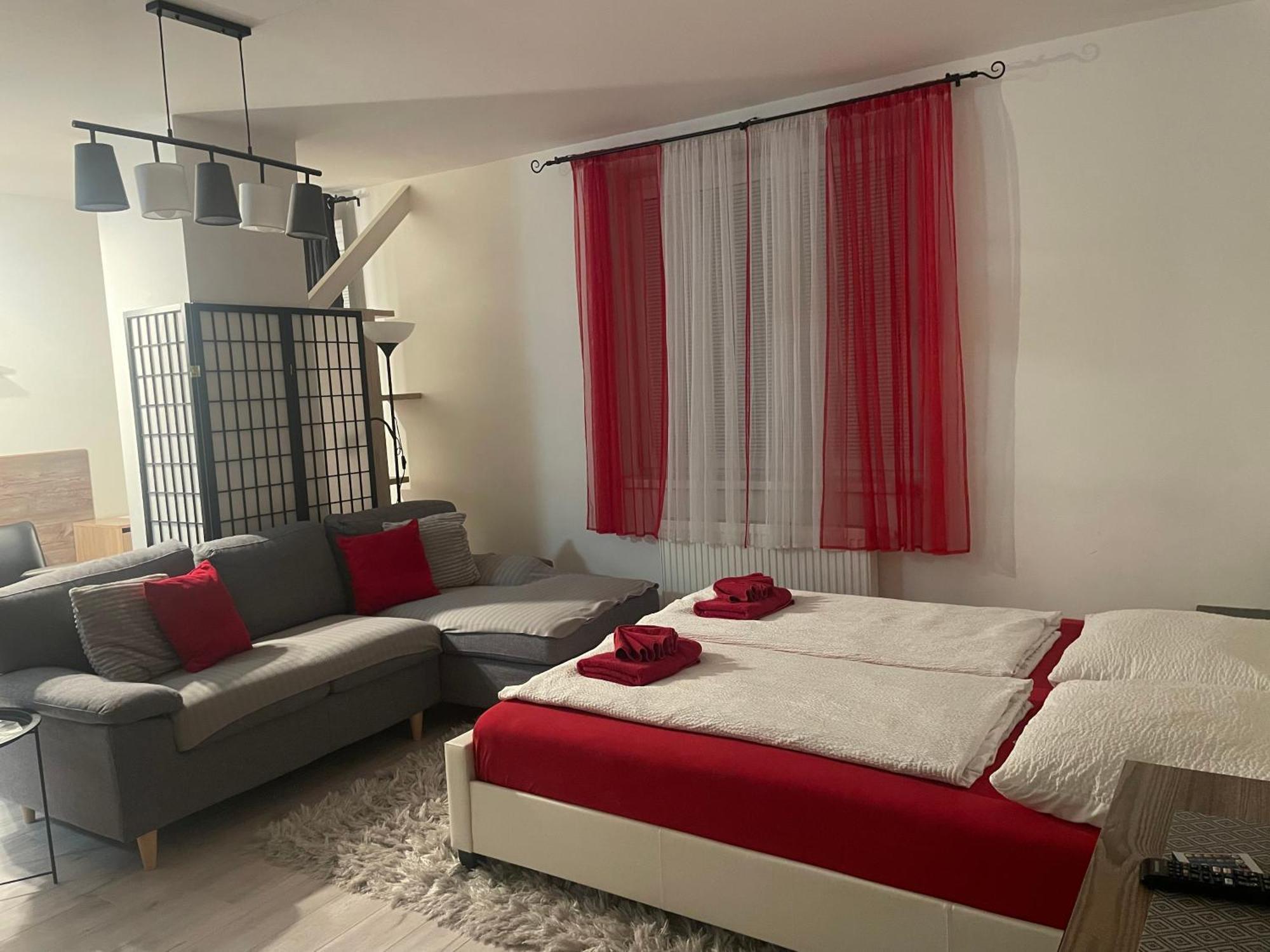 شقة Apartman Central بانْشكا بيشتريتْسا المظهر الخارجي الصورة